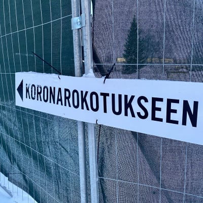 Koronarokotukseen-kyltti.