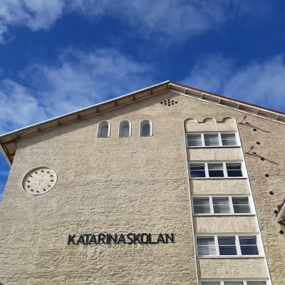 Katarinaskolan i Karis, ritad av Hilding Ekelund.