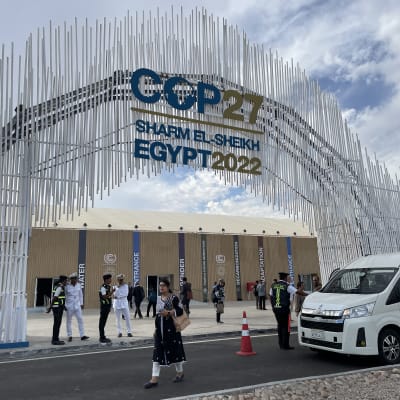 Ingången till klimatmötet i Egypten