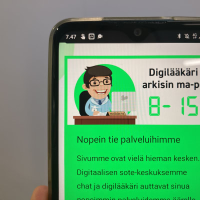 Kuva puhelimesta, johon on avattu Etelä-Savon hyvinvointialueen digilääkärin nettisivut.