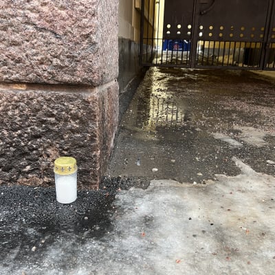 gravljus vid ytterdörren i Ulrikasborg