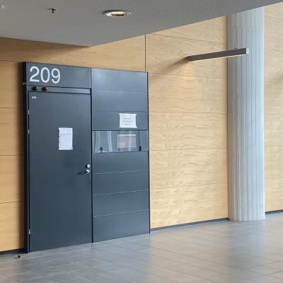 Rättsal 209 i Helsingfors tingsrätt.