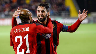 Brwa Nouri firar mål tillsammans med Fouad Bachirou
