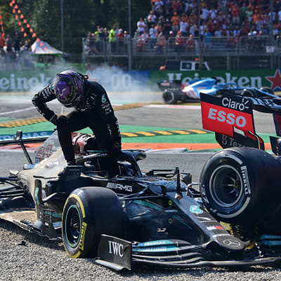 Hamilton ja Verstappen ajoivat ulos Monzan radalla.