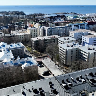 Venäjän Helsingin suurlähetystäö kuvattu ilmasta.