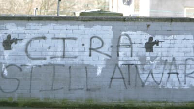 Graffiti som uttrycker stöd för den irländs-republikanska utbrytargruppen Continuity IRA.
