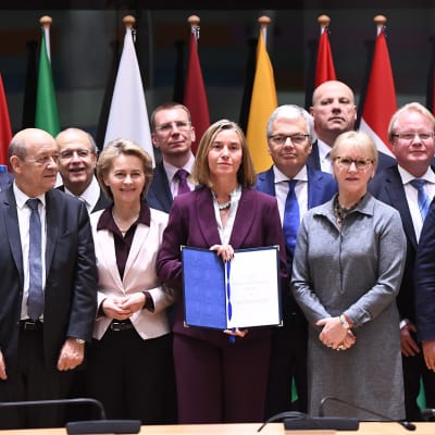 EU undertecknade samarbetsavtal om försvarsfrågor (Pesco)