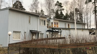 Daghemmet Ågeli utifrån.