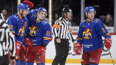 Jokeritspelare jublar efter ett mål