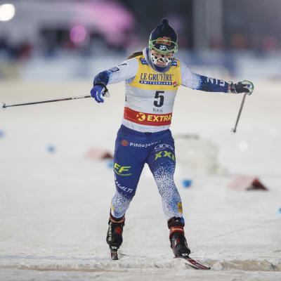 Krista Pärmäkoski korsar mållinjen.