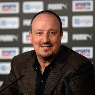 Rafael Benitez fortsätter i Newcastle.