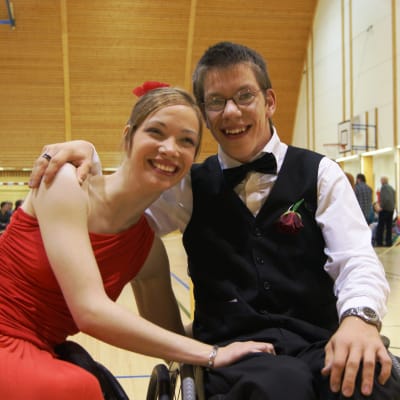 Rullstolsdansarna Kalle Andersson och Hanna Ihantola
