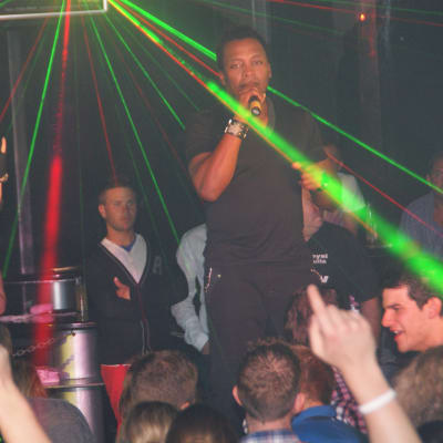 Haddaway på scen i Spanien 2011.