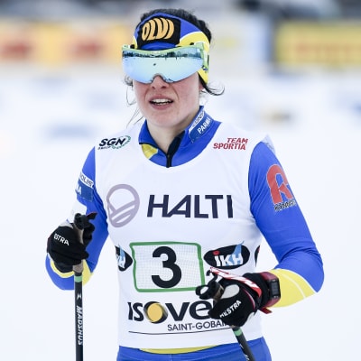 Krista Pärmäkoski kommer i mål i FM.