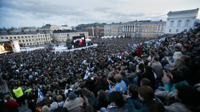 Bild från Senatstorget i Helsingfors under finalen av ESC 2007