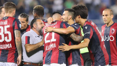 Bologna FC firar ett mål.