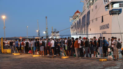 I tisdags anlände 200 migranter från Lampedusa till Porto Empedocie på Sicilien.  