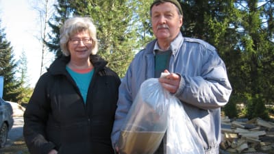 Birthe Wistbacka och Karl-Johan Envall och 200 000 lakyngel