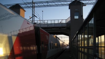 Tåg på Karis järnvägsstation