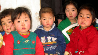 Barn i Nordkorea.