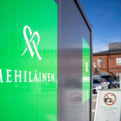 Mehiläisen drive-in koronatestauspiste.
