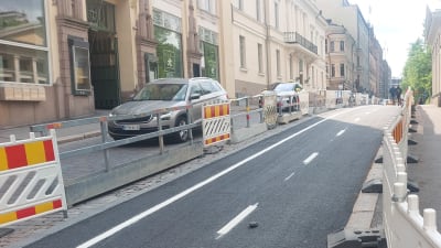 En körfil på Södra Esplanaden har förvandlats till cykelväg.