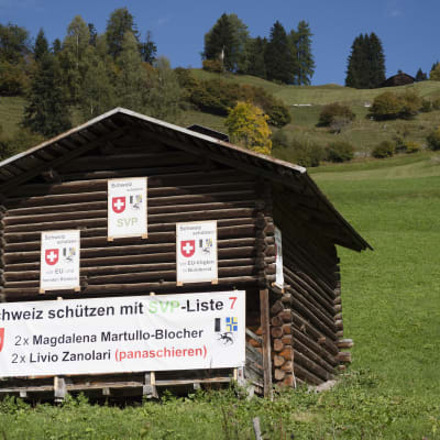 Valaffish för SVP:s Magdalena Martullo-Blocher och Livio Zanolari i Peist, Schweiz.