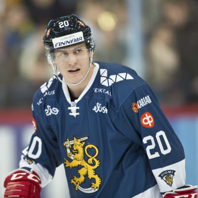 Eeli Tolvanen i det finländska hockeylandslaget.