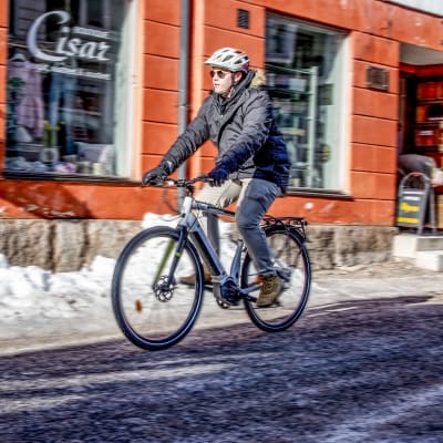Cyklist på Ågatan, Borgå
