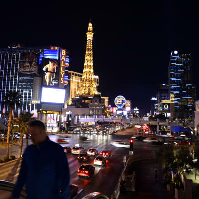 Las Vegas ikoniska kasinogata på natten.
