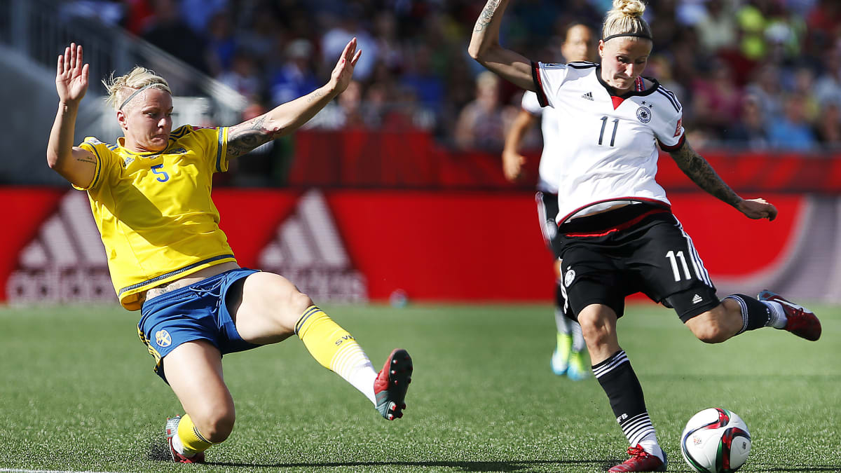 Konstgräs i OSkval upprör svenska damer Sport svenska.yle.fi