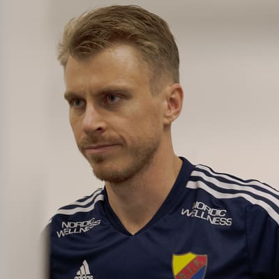 Rasmus Schüller under träning med Djurgården.