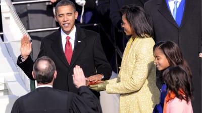 Barack Obama svär presidenteden 20.1.2009.