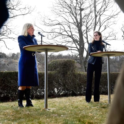 Ruotsin pääministeri Magdalena Andersson ja suomen pääministeri Sanna Marin.
