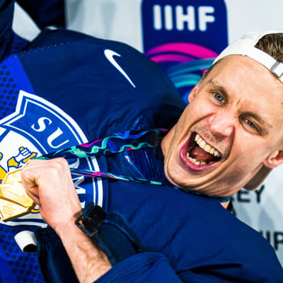 Jussi Olkinuora firar VM-guldet.