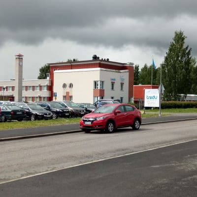 Ammattiopisto Tredun ja Virtain lukion yhteinen rakennus. 
