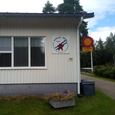 Virtain Kotalan koulu kesäaikaan.