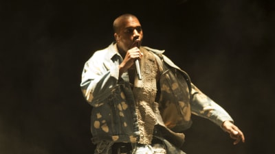 Kanye West uppträder på Glastonbury Festival of Contemporary Performing Arts 2015
