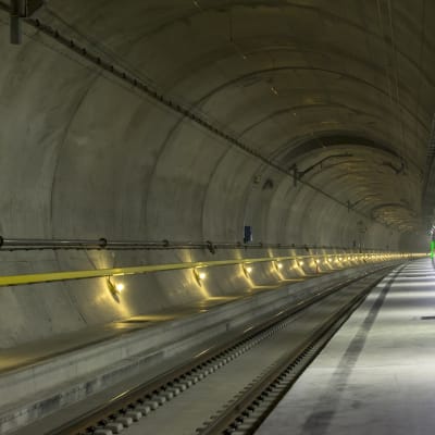 Bild av tunneln i Erstfeld i den norra ändan av banavsnittet under Sankt Gotthardsmassivet