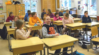 Skolklass i Kråkö skola