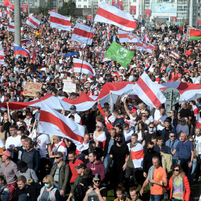 en väldig demonstration i Belarus huvudstad Minsk.