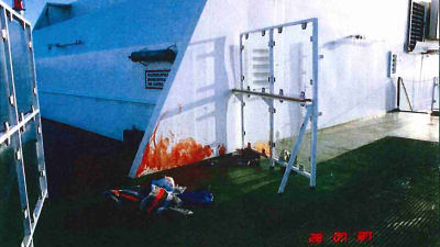 Blod på väggen vid brottsplatsen för viking Sally-mordet.