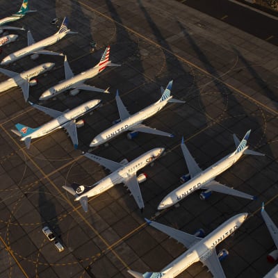 Flygplan av modellen Boeing 737 Max står på rad på en flygplats i Washington, USA.