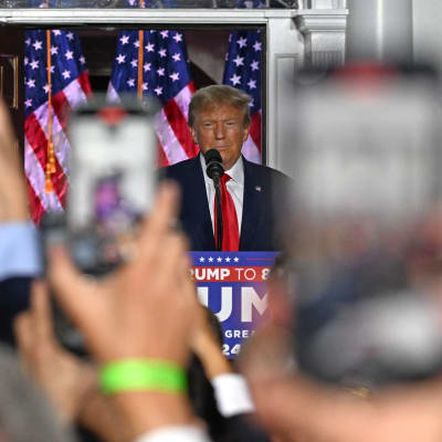 Trump kutsui New Jerseyssä kannattajilleen pitämässään puheessa häneen kohdistuvia syytteitä törkeäksi vallan väärinkäytökseksi presidentti Joe Bidenin hallinnolta.