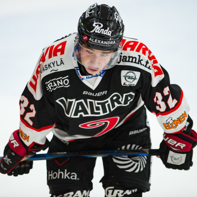 JYP-spelaren Jerry Turkulainen.