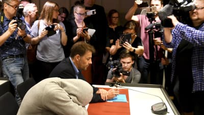 En av de gripna, den andra 18-åringen, som häktades för misstanke om inblandning i Åbodådet. 