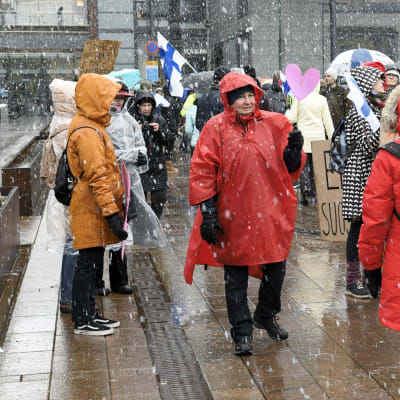 demonstration mot coronarestriktioner