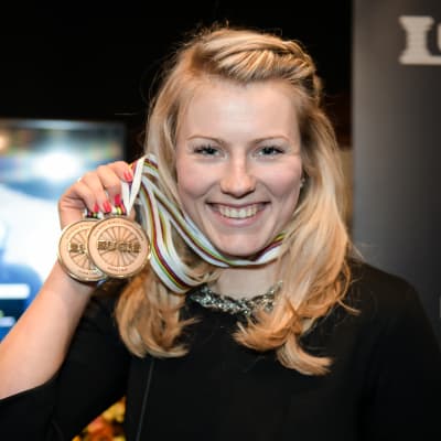 Lotta Lepistö med sina VM-brons, hösten 2016.