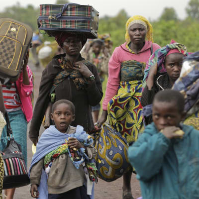 Människor flyr undan strider till Goma