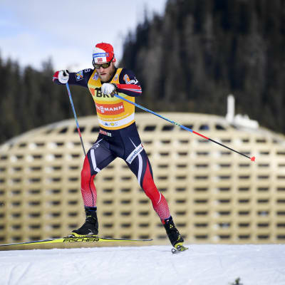 Martin Johnsrud Sundby åker skidor.